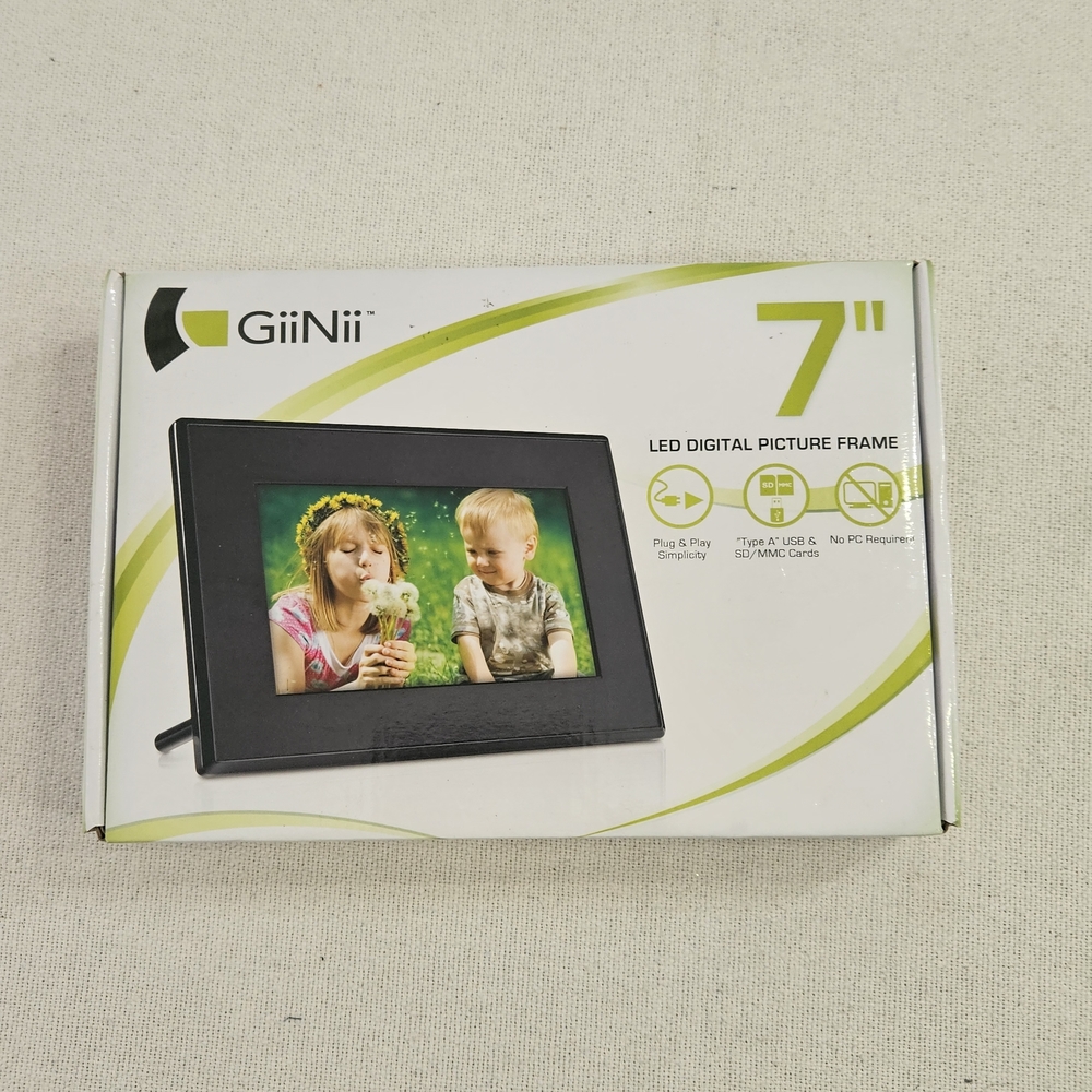 GiiNii 7" LED Digital Picture Photo Frame Clock & Calendar Black GT-701P